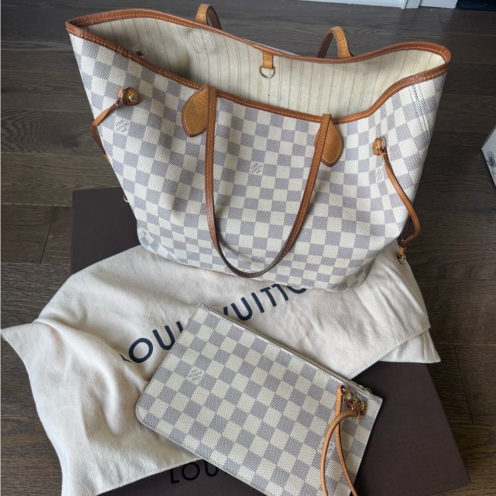 Louis Vuitton Gray and Tan Tote Bag with Structured Design